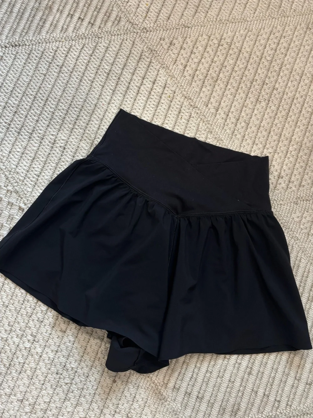 Offline By Aerie Flowy Shorts Black